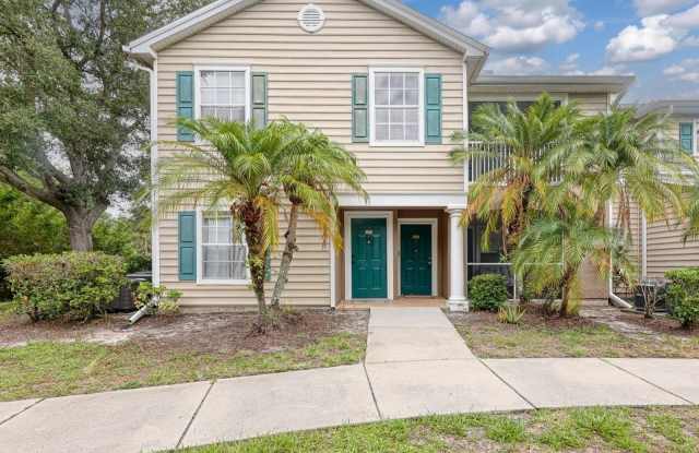 8911 MANOR LOOP