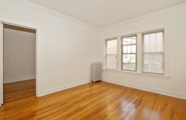 7915 South Hermitage Apartments