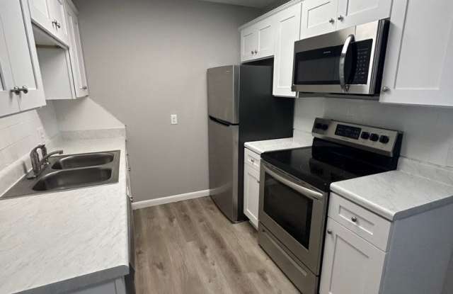 711 Melody Ln, Unit B7