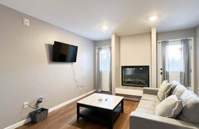 4530 Wright Street #8