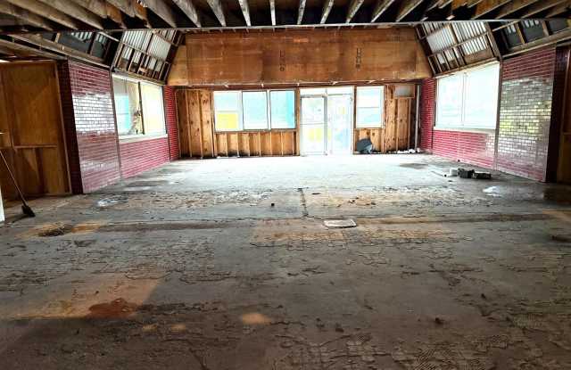 905 W TRENTON Avenue