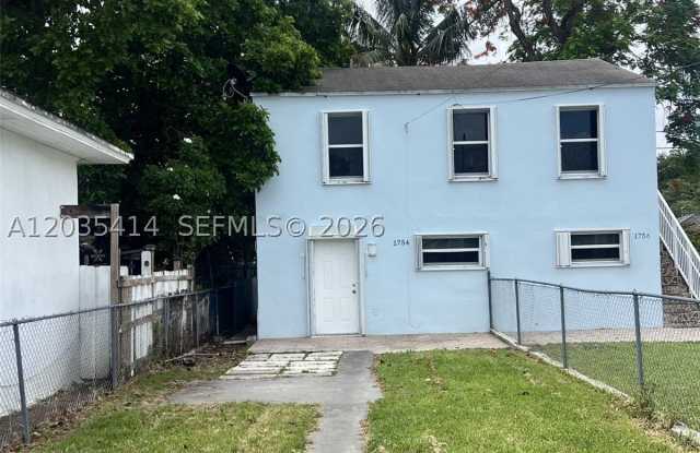 1754 NW 45th St
