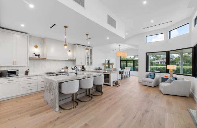 12618 Mallet Circle