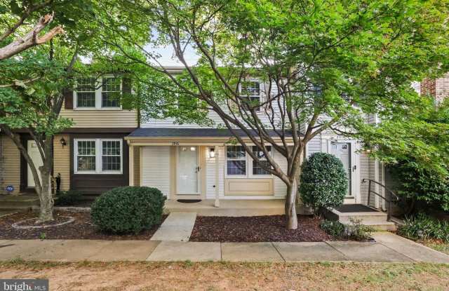 2916 BRIDGEHAMPTON Court