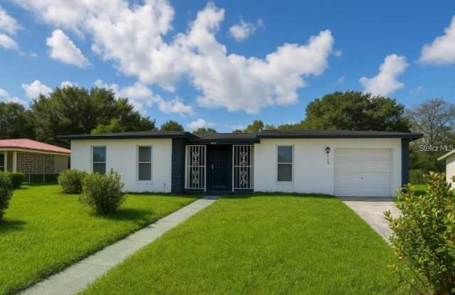 1048 WAKEFIELD Circle