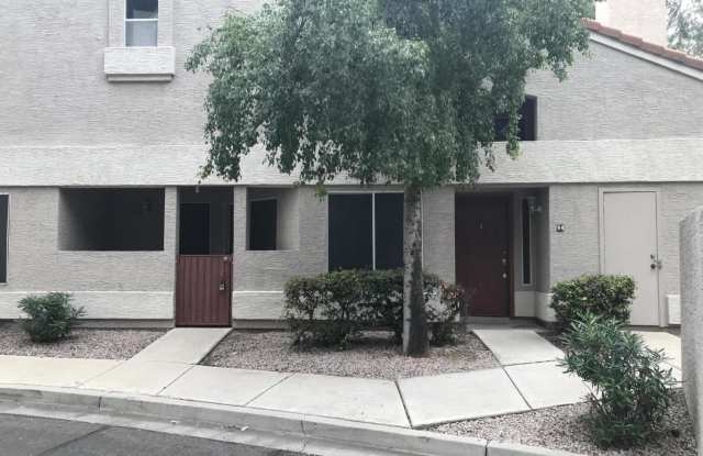 500 N Roosevelt