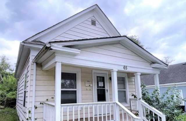 RENT SPECIAL! 2 Bed 1 Bath Home! $1025.00