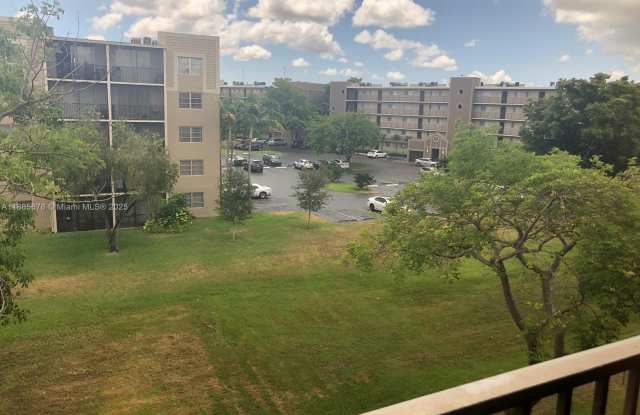 Photo of 8550 N Sherman Cir