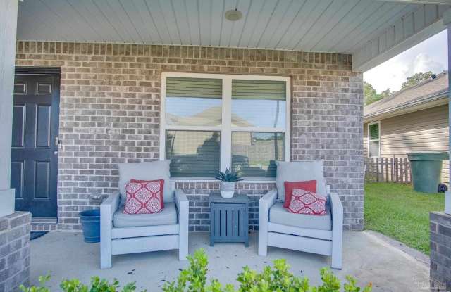 10589 Queens Gate Cir