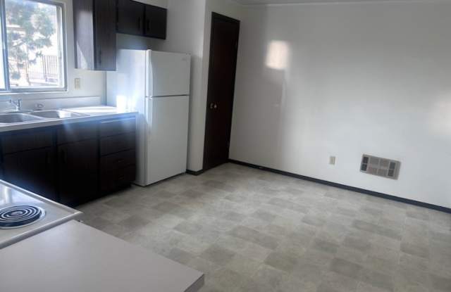 435 East Hugus StreetB