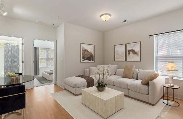 514 E 35th St Unit E21