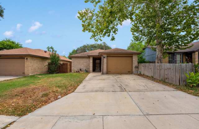 Charming 3-Bedroom, 2-Bath Open Concept Home in San Antonio, TX