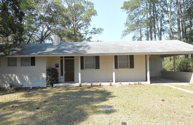 1010 Ridgewood Drive - 1010 Ridgewood Drive, Valdosta, GA 31601