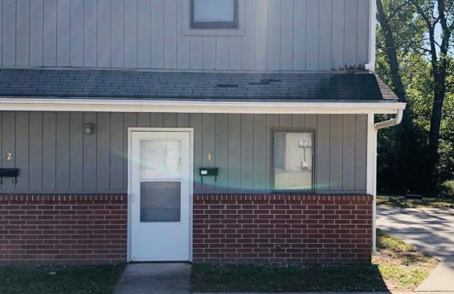 930 Windwood Dr #3
