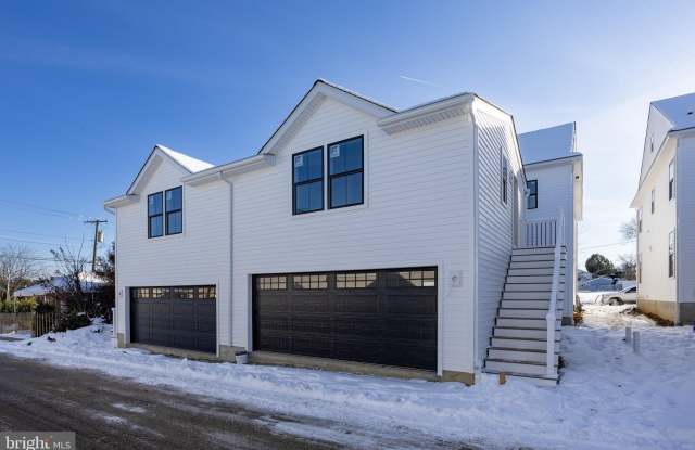 453 E FRANKLIN Street unit: Eff