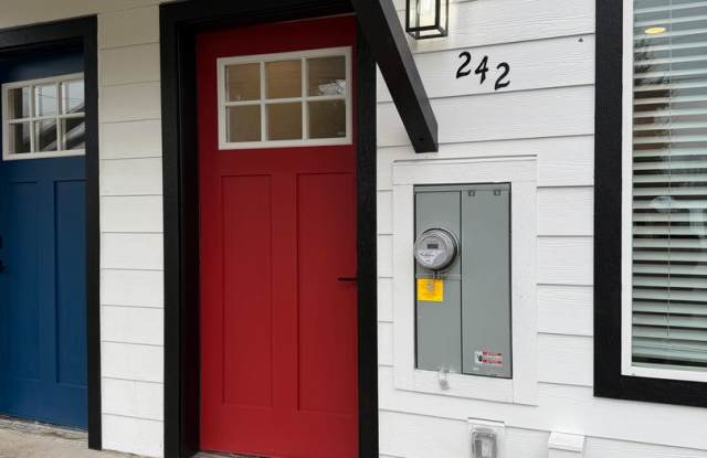 Brand new 3 bedroom 3 full bath townhouse in Thurston!