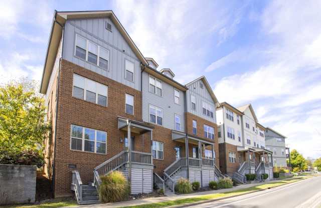 Photo of 942 Riverside Drive