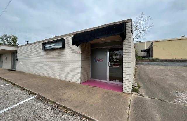 Photo of 427 N Rusk Street