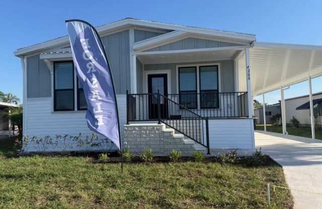 Photo of 4208 Long Lake Way