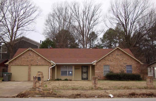 1381 GREENLAND - 1381 Greenland Road, Memphis, TN 38134