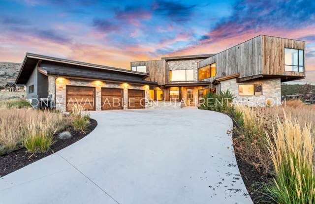 1090 N Oquirrh Mountain Dr