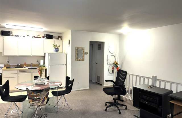 3 Wyndover Woods Lane unit: 10