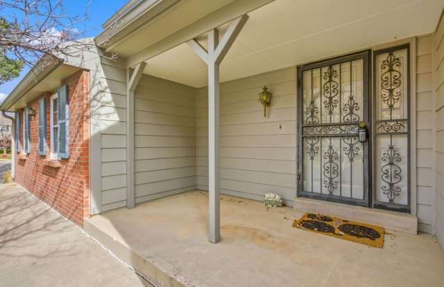 6170 East Briarwood Circle