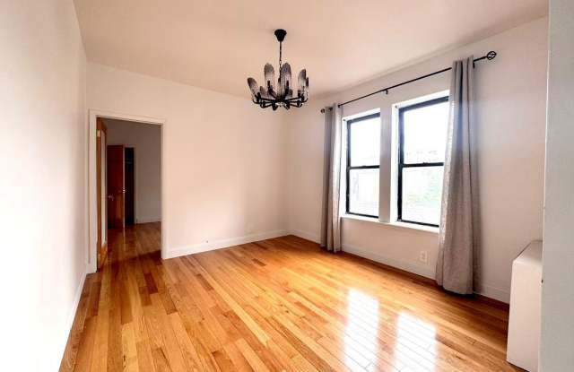 Photo of 4012 73rd Street