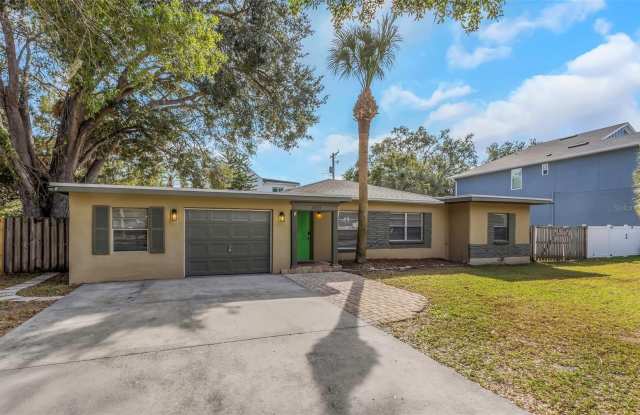 4622 W EL PRADO BOULEVARD