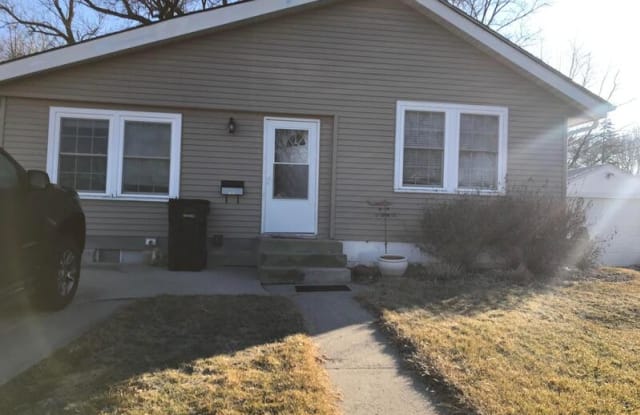 1422 Summit Avenue - 1422 Summit Avenue, Ames, IA 50010