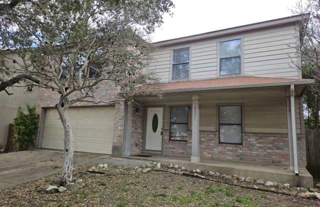 Large 4 Bedroom in Oak Bluff - 10531 Lost Bluff, San Antonio, TX 78240