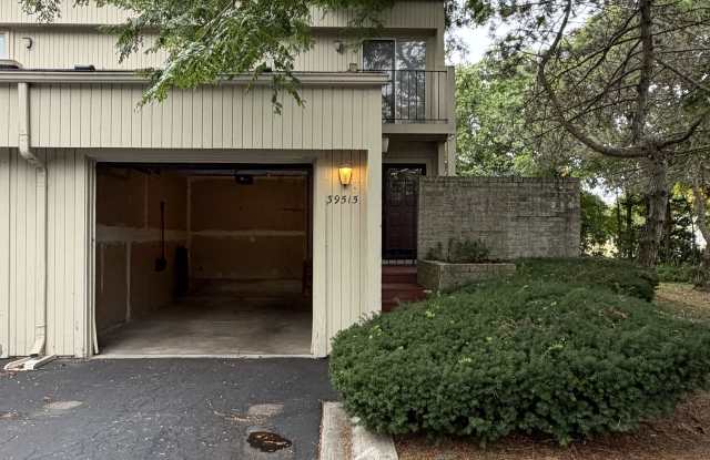 39515 Country Lane