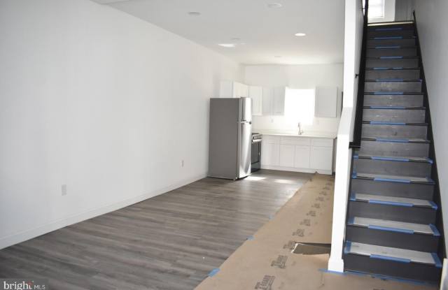 2423 N CLARION STREET