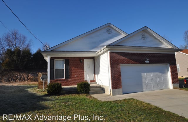 123 Red Hawk Dr - 123 Red Hawk Drive, Radcliff, KY 40175