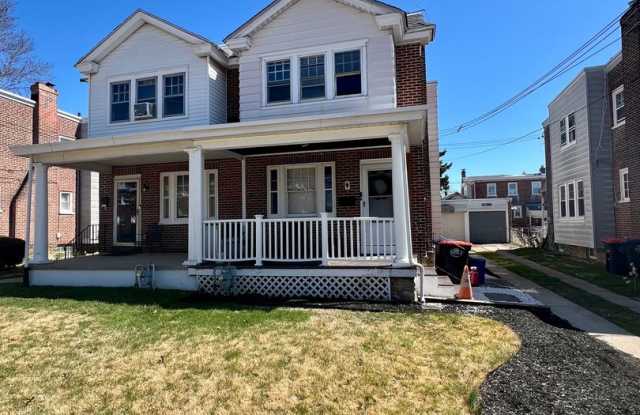 Gorgeous 3-Bedroom Townhome in Parkside! Available NOW!