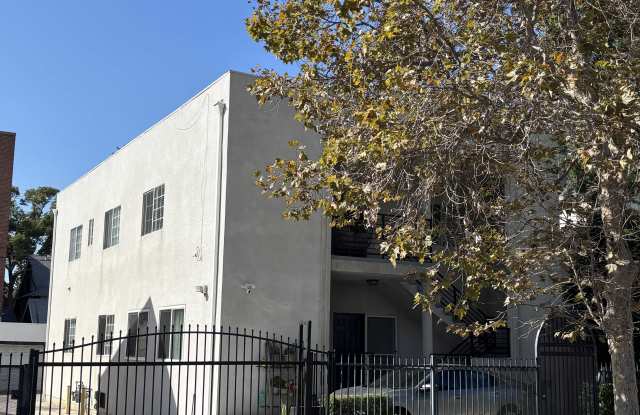 Photo of 705 South Gramercy Place