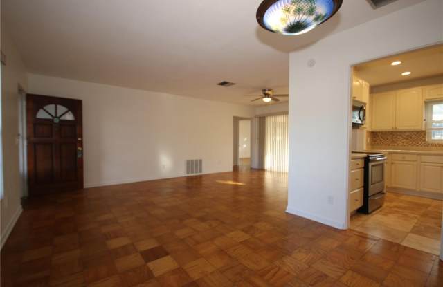 1429 SEABREEZE STREET