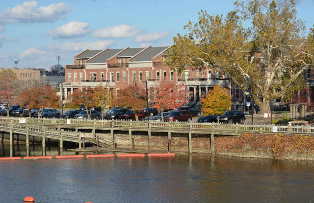 Luxury 5 Bedroom Townhouse