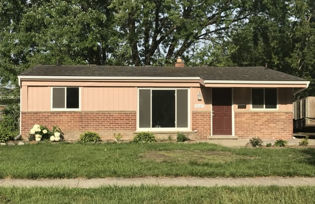 5527 Cherokee St - 5527 Cherokee Street, Dearborn Heights, MI 48125