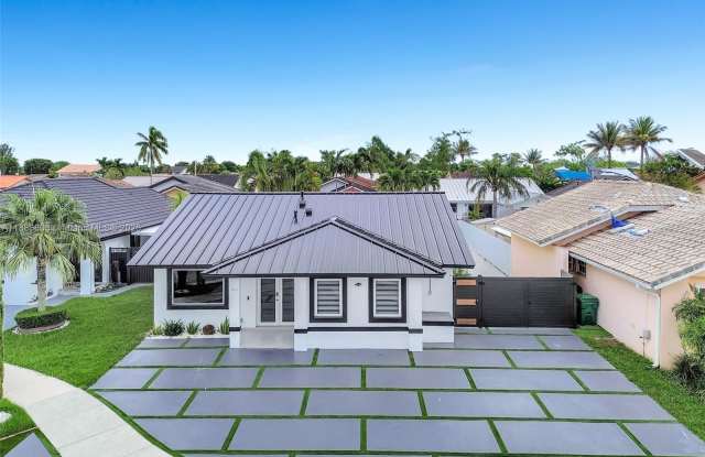 Photo of 13284 SW 39th Street