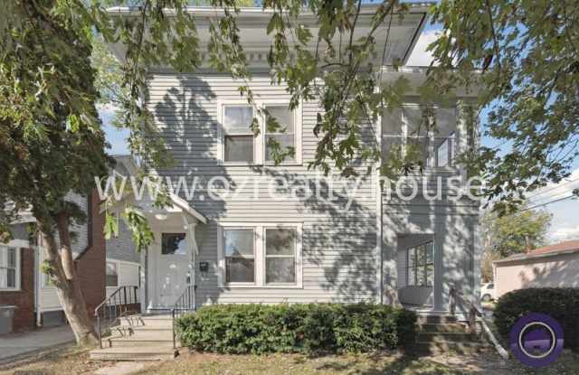 1016 Mallet St