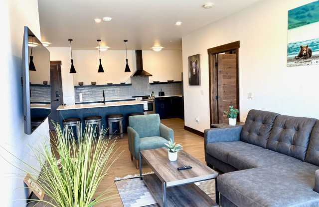 Photo of 510 Nucleus Ave.