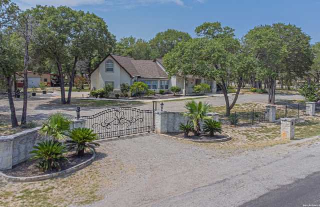 Photo of 323 SHANNON RIDGE DR.