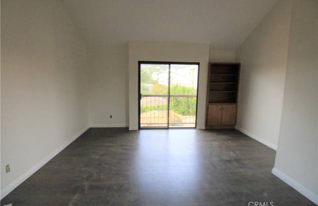 415 W Stocker Street