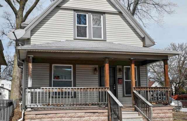1130 Pinewood Ave
