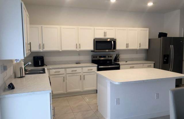 939 NW 3RD TER #939 POMPANO BEACH, FL 33060