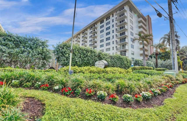 Photo of 1149 Hillsboro Mile