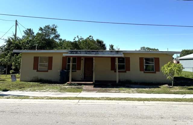 Winter Haven 3BR/2BA - 616 Avenue Y Northeast, Polk County, FL 33881