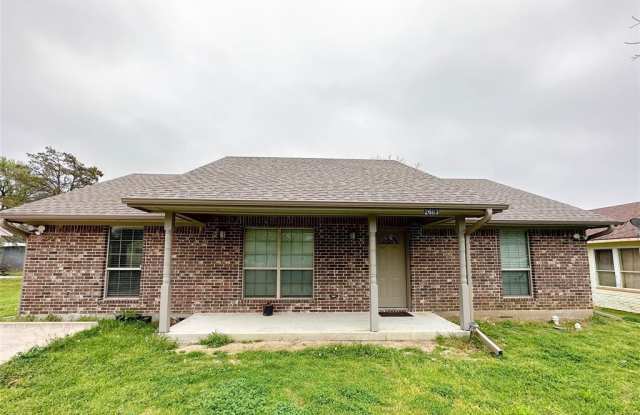 2603 Navarro Drive - 2603 Navarro Drive, Corsicana, TX 75110