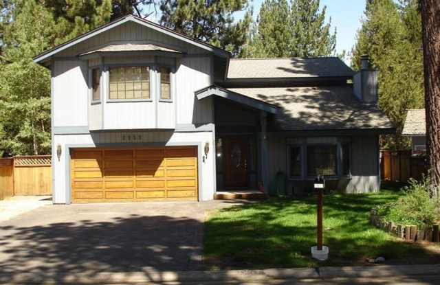 Great 4BD home for $4000.00 available on 4/19/26 for a seasonal lease!! Call today!!